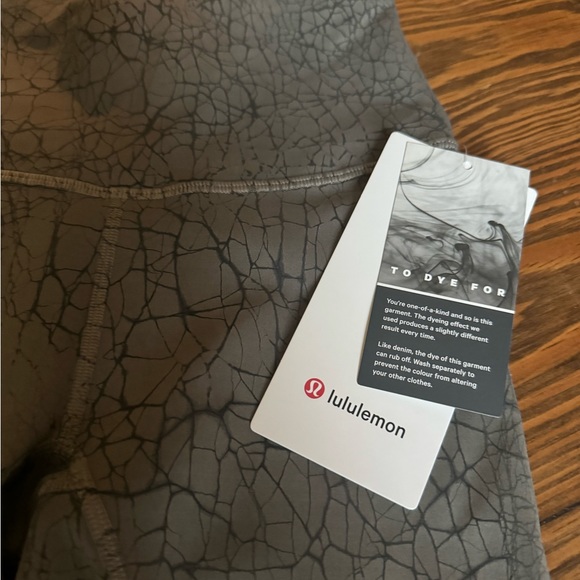 Lululemon size 2 winder train hr tight 25” dye - Picture 8 of 8